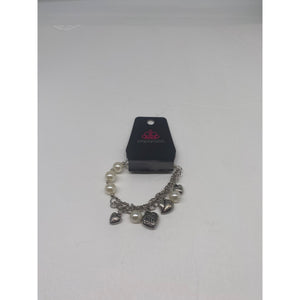 Paparazzi Jewelry Amour White Bracelet Item 52