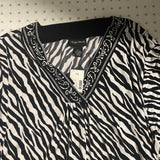 Maggie Barnes Women’s Plus Size Shirt Black White Size 5X 34/36w